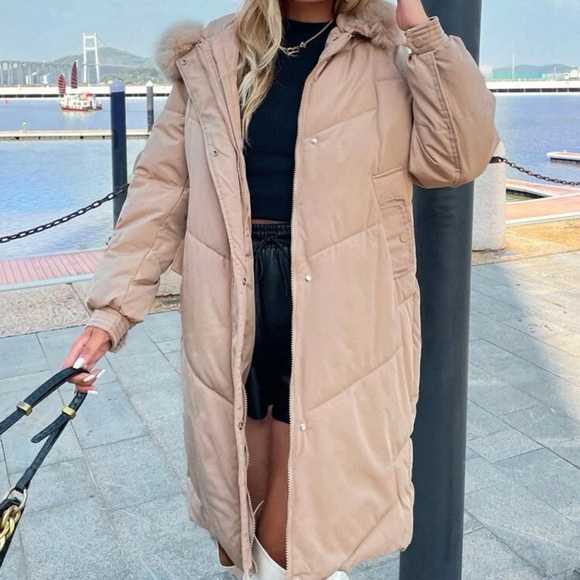 Hooded Puffer Jacket - Picture 3 of 7